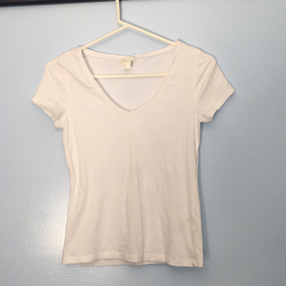 basic white tee